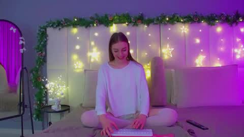 Snapshot of veronicavance chatting on 12.02.25 Veronica online show from 12.02.25