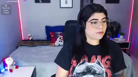 Snapshot of veronika_metalstar chatting on 12.17.24 Miss Veronika online show from 12.17.24