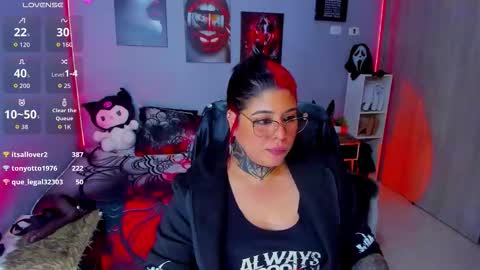 Snapshot of veronika_metalstar chatting on 10.23.25 Miss Veronika online show from 10.23.25