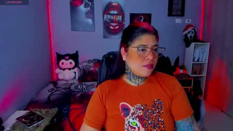 Snapshot of veronika_metalstar chatting on 11.18.25 Miss Veronika online show from 11.18.25