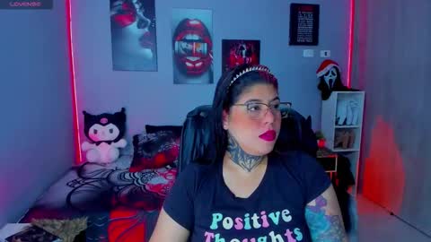 Snapshot of veronika_metalstar chatting on 11.19.25 Miss Veronika online show from 11.19.25