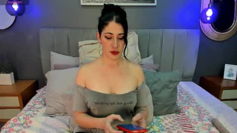 Veronica  online show from 10.14.25