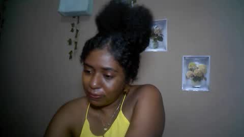 Snapshot of verronique1511 chatting on 04.26.26 verronique1511 online show from 04.26.26