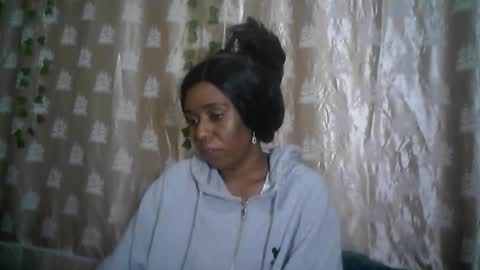 Snapshot of verronique1511 chatting on 05.24.26 verronique1511 online show from 05.24.26