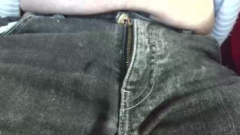 Snapshot of verylittletiny chatting on 02.18.26 Erik online show from 02.18.26