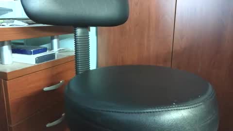 Snapshot of verylittletiny chatting on 02.25.26 Erik online show from 02.25.26