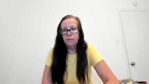 verysassypeachgoddess online show from 05.18.26