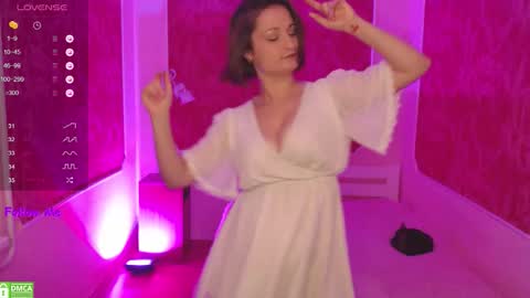 Snapshot of verysweetkate chatting on 11.28.25 Kate online show from 11.28.25