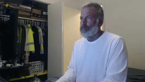 hairy man online show from 01.31.25