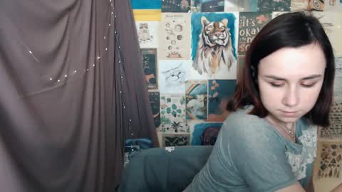 veryveryvery_shy online show from 02.02.25