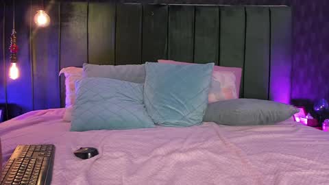 Sthefanny online show from 12.15.24