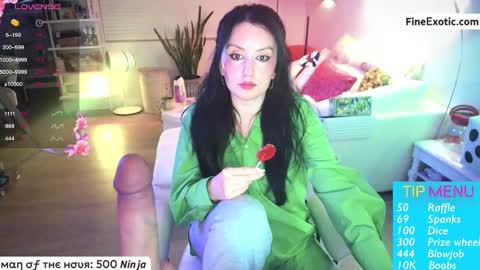 Snapshot of vesafine chatting on 03.03.25 vesafine online show from 03.03.25