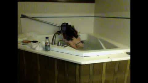 Snapshot of viaaann12 chatting on 11.08.25 viaaann12 online show from 11.08.25