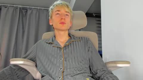 vibemygirl online show from 11.13.25