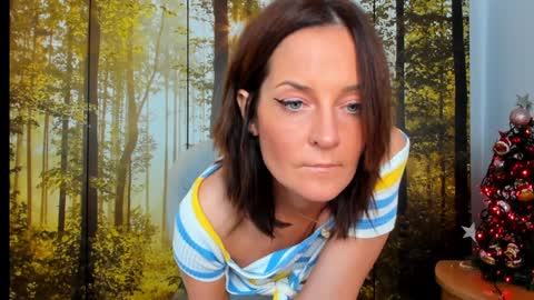 ViciousQueenu can call me Laura online show from 12.19.25