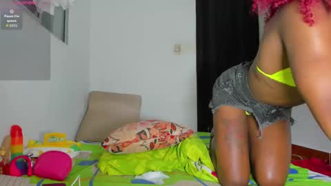 vicky manuela online show from 11.21.25