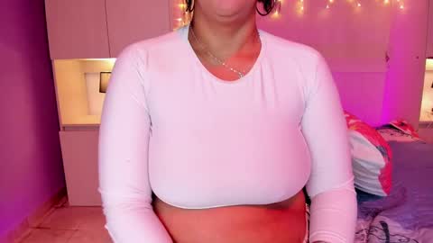 V I C K Y online show from 01.23.25