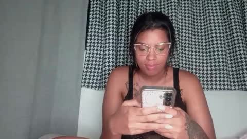 vickyhm22 online show from 10.02.25