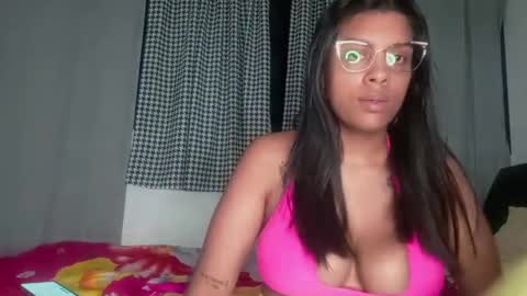 vickyhm22 online show from 10.06.25