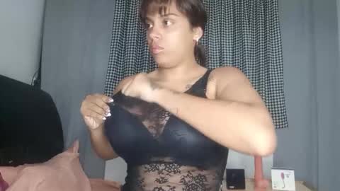 vickyhm22 online show from 02.17.26