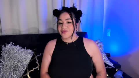 Victoria Serna  online show from 03.08.25