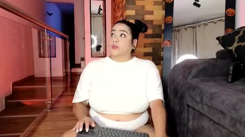 Victoria Serna  online show from 10.07.25