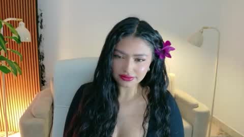 Snapshot of victoria___moon chatting on 06.22.26 victoria online show from 06.22.26