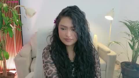 Snapshot of victoria___moon chatting on 07.17.26 victoria online show from 07.17.26