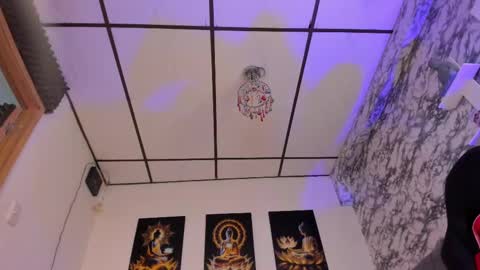 Victoria Coopeer online show from 03.10.25