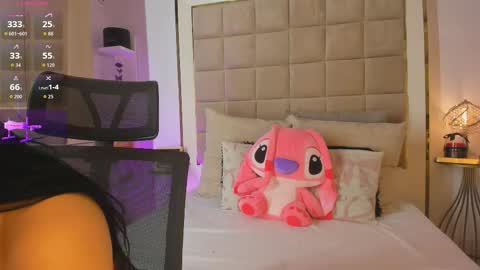 Snapshot of victoria_adaams1 chatting on 11.15.25 Victoria valentina online show from 11.15.25