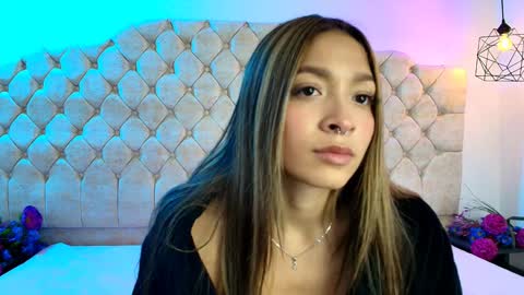 Snapshot of victoria_adams14 chatting on 01.12.25 Victoria for you online show from 01.12.25