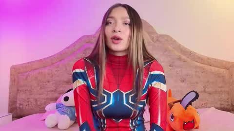 Snapshot of victoria_adams14 chatting on 10.11.25 Victoria for you online show from 10.11.25