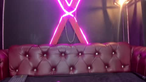 Snapshot of victoria_badgal chatting on 12.18.24 Victoria online show from 12.18.24