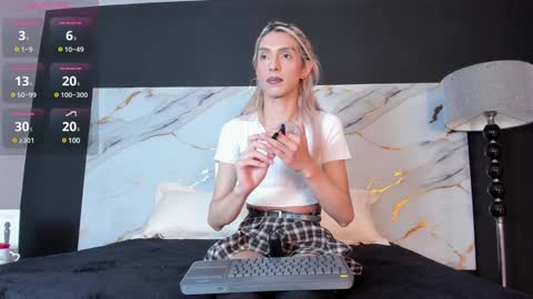 Snapshot of victoria_badgal chatting on 02.06.25 Victoria online show from 02.06.25