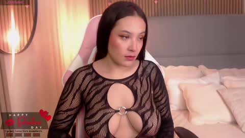 Victoria Collins online show from 02.14.25