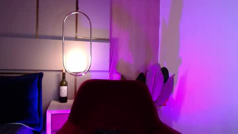 Victoria Collins online show from 11.15.25