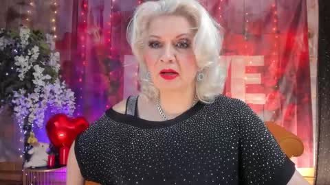 Snapshot of victoria_dior chatting on 02.11.25 diorvictoria9 online show from 02.11.25