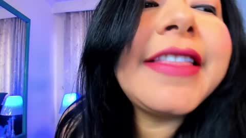 Snapshot of victoria_kim_lee chatting on 06.08.26 Victoria online show from 06.08.26