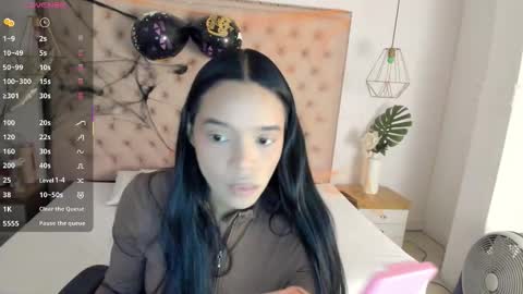 victoria_kitt online show from 10.20.25