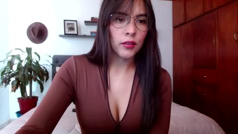 Snapshot of victoria_martelo chatting on 04.09.26 VICTORIA MARTELO online show from 04.09.26