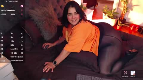 Snapshot of victoria_monteroo chatting on 04.22.26 Call me Vic online show from 04.22.26