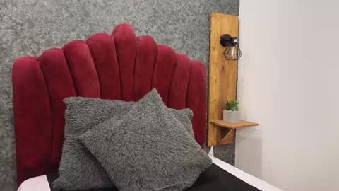 Snapshot of victoria_noir_18 chatting on 10.21.25 Vicky online show from 10.21.25