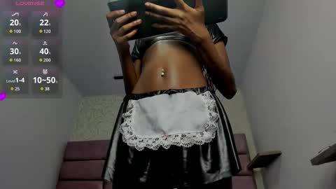 Snapshot of victoria_noir_18 chatting on 11.26.25 Vicky online show from 11.26.25