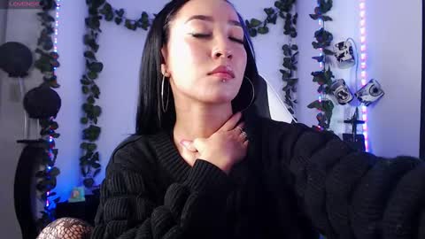 Victoria  online show from 10.04.25