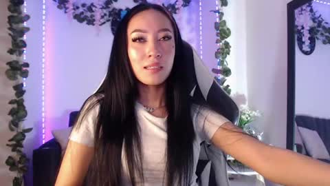 Snapshot of victoria_ricci_a chatting on 06.17.26 Victoria online show from 06.17.26