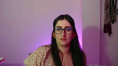 Victoria online show from 11.26.25