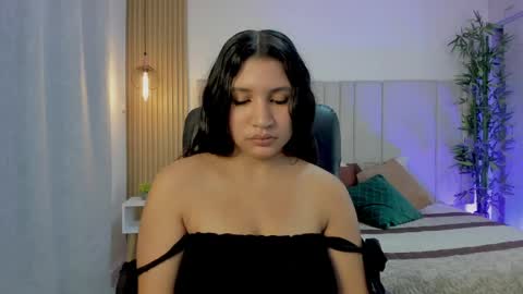 VICTORIA  online show from 04.17.26