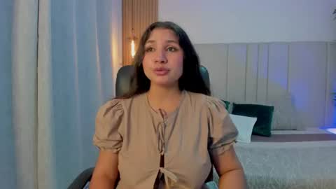 Snapshot of victoria_rossee chatting on 06.12.26 VICTORIA online show from 06.12.26