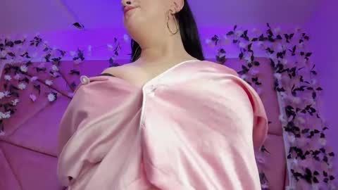 Victoria online show from 11.13.25