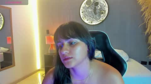 V I C T O R I A  online show from 05.22.26